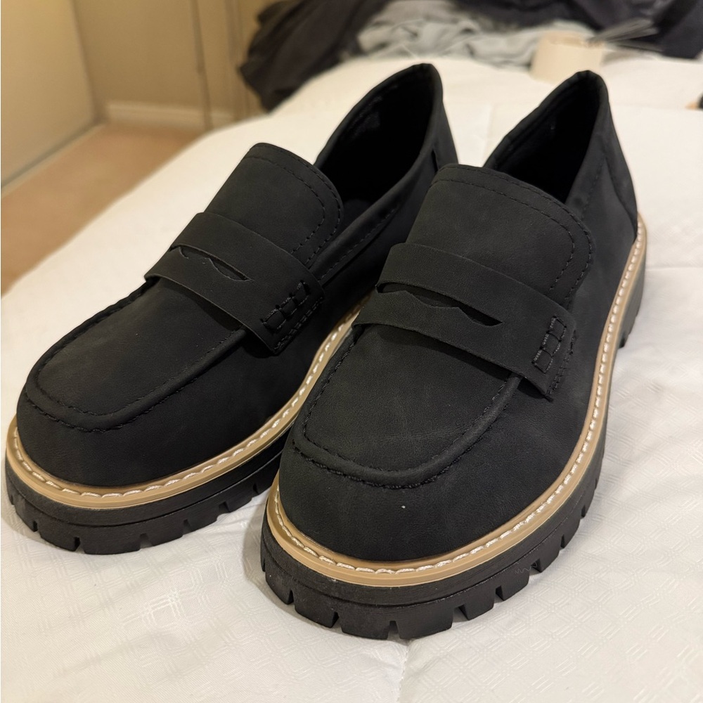 Elegant Black Women's Loafers - wide fit